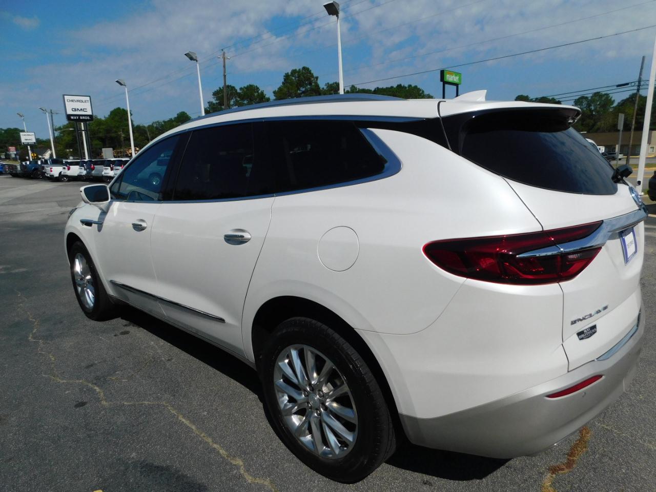 Buick Enclave FWD 4dr Essence 2020