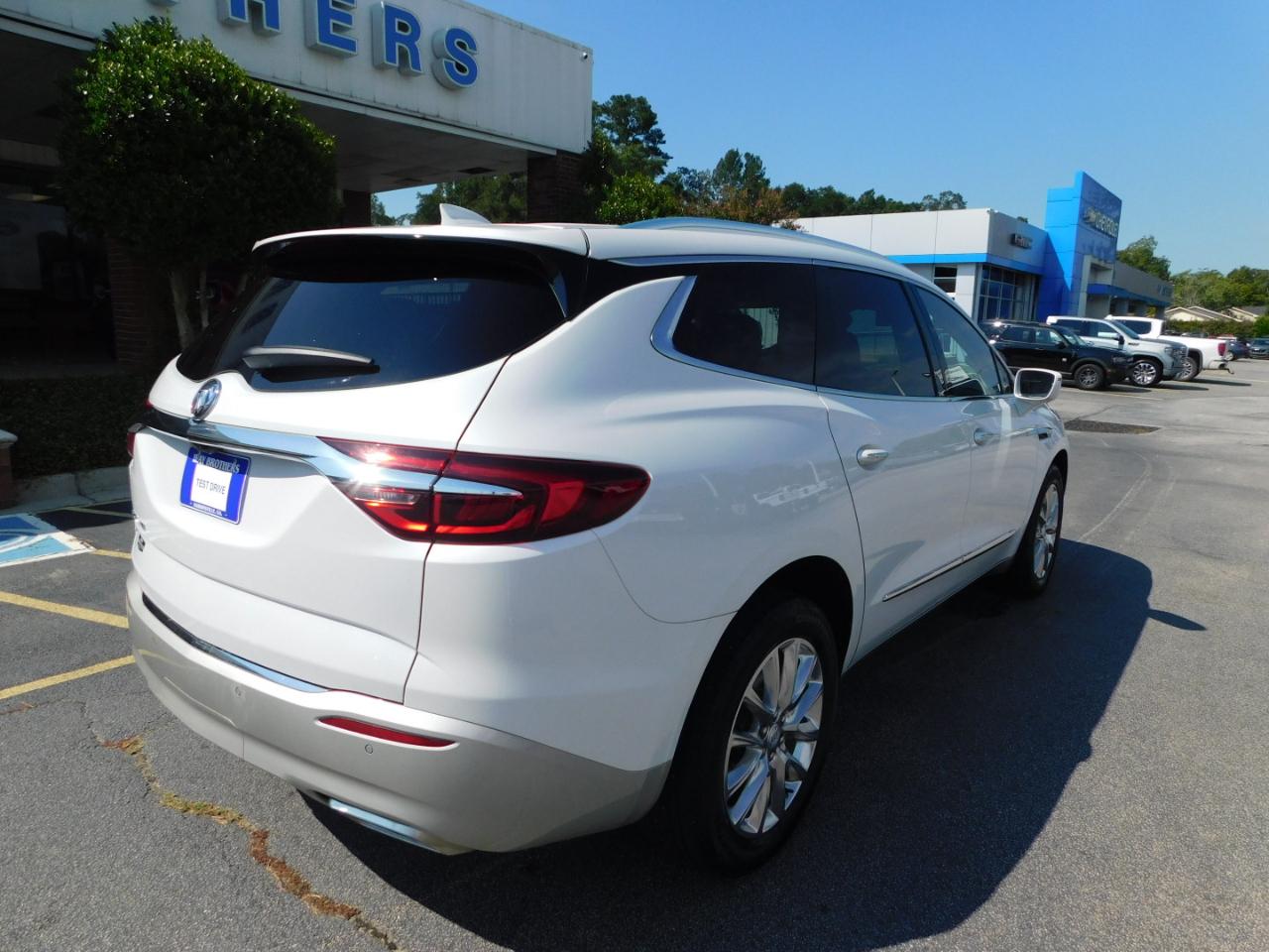 Buick Enclave FWD 4dr Essence 2020