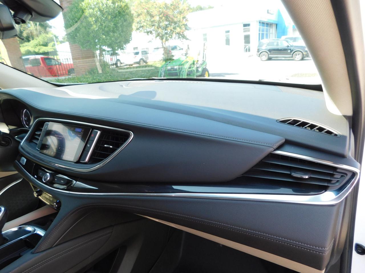 Buick Enclave FWD 4dr Essence 2020