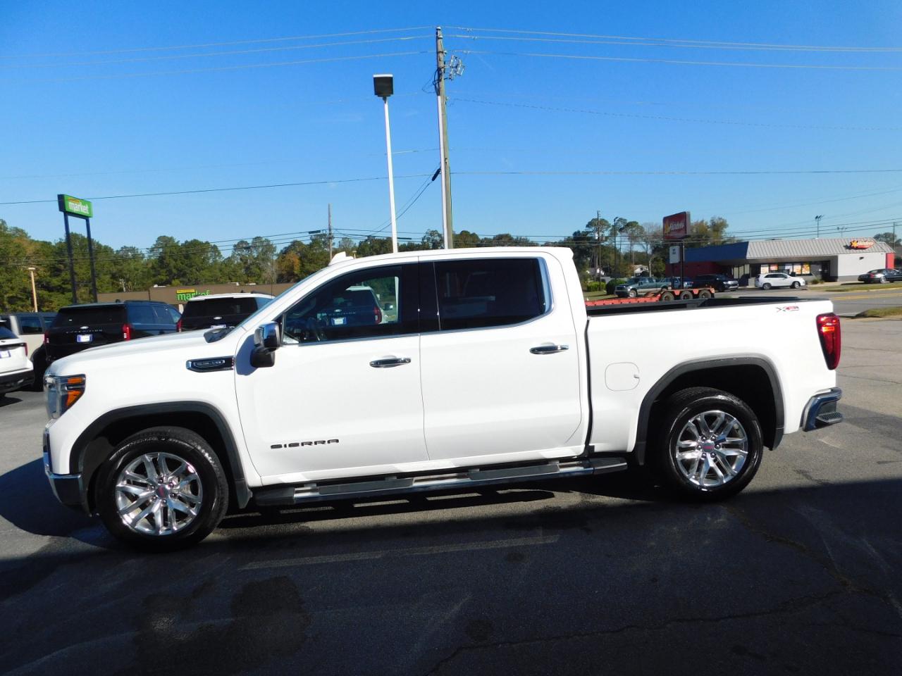 GMC Sierra 1500 4WD Crew Cab 147" SLT 2021
