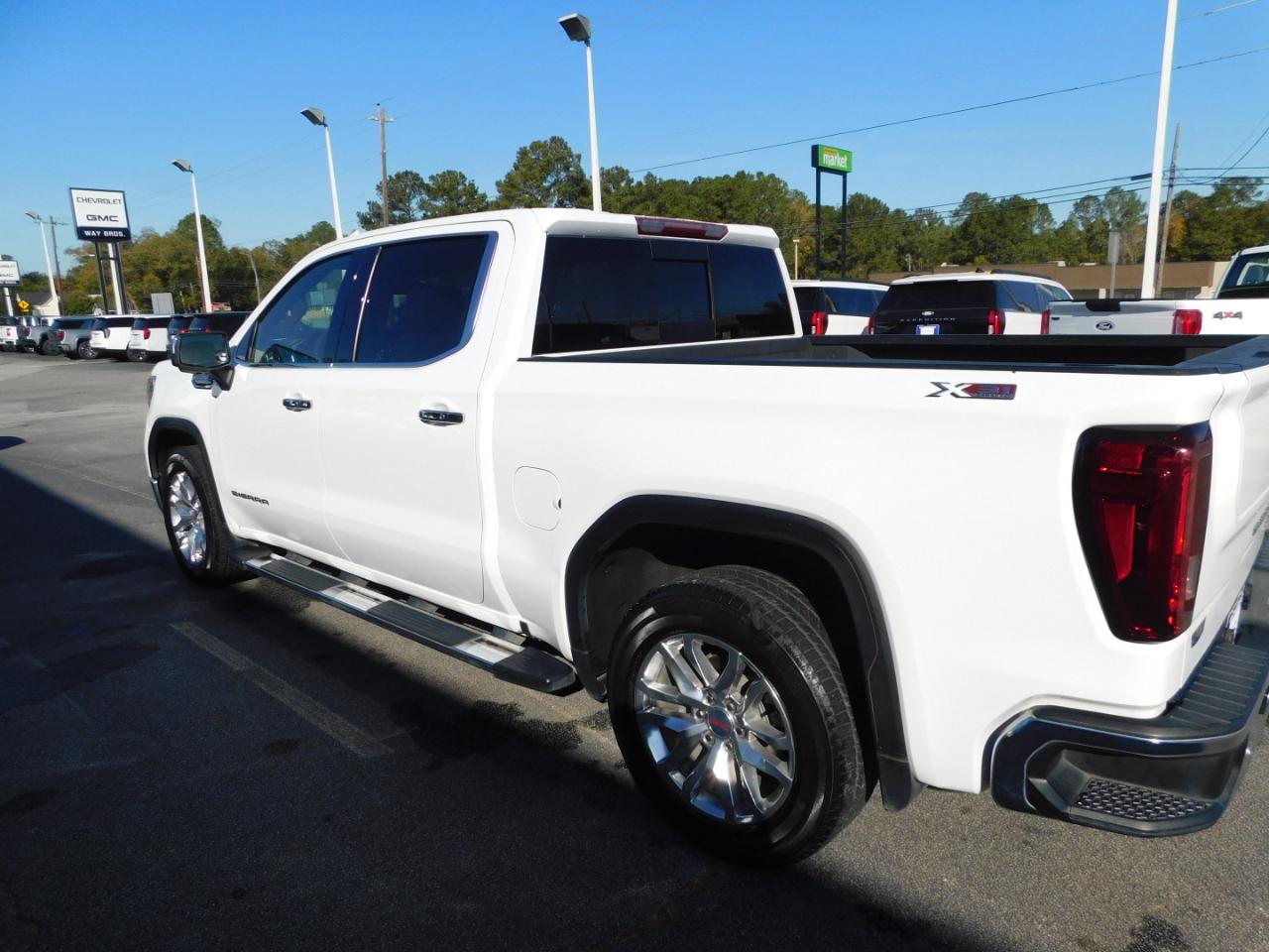 GMC Sierra 1500 4WD Crew Cab 147" SLT 2021