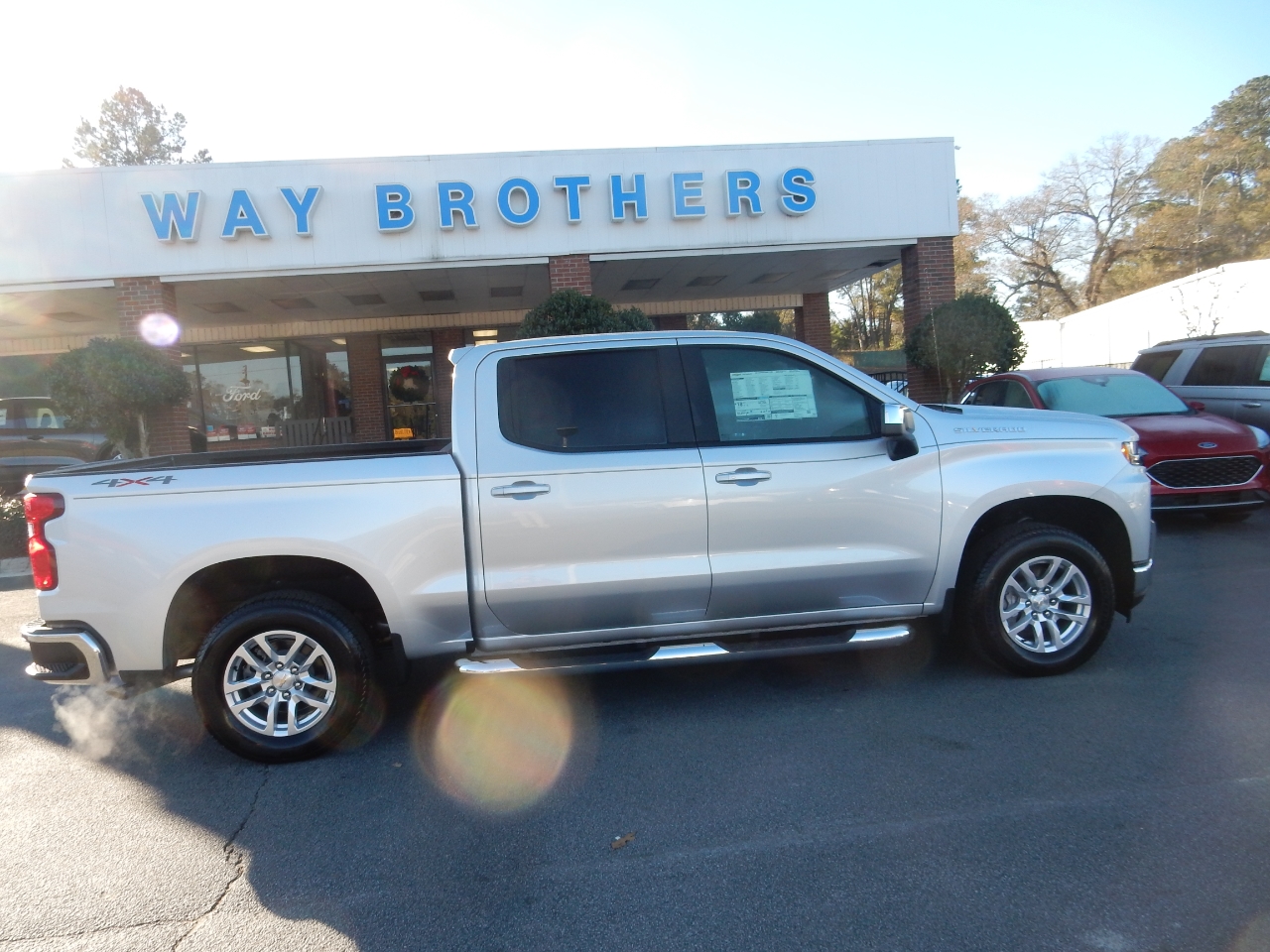 Chevrolet Silverado 1500 4WD Crew Cab 147" LT 2021