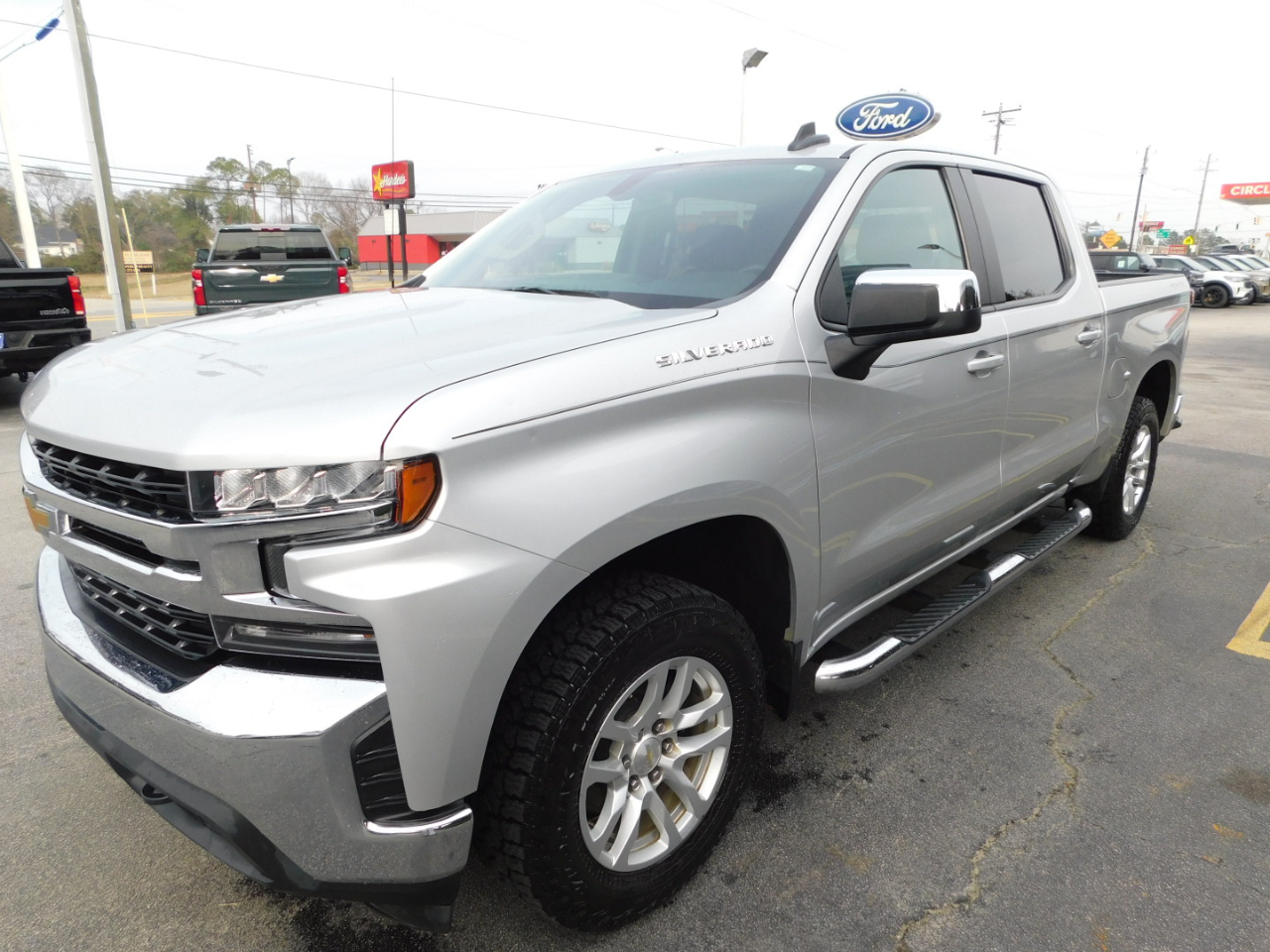 Chevrolet Silverado 1500 4WD Crew Cab 147" LT 2021