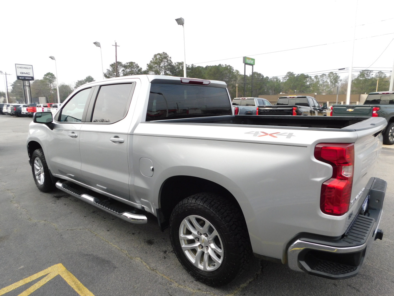Chevrolet Silverado 1500 4WD Crew Cab 147" LT 2021