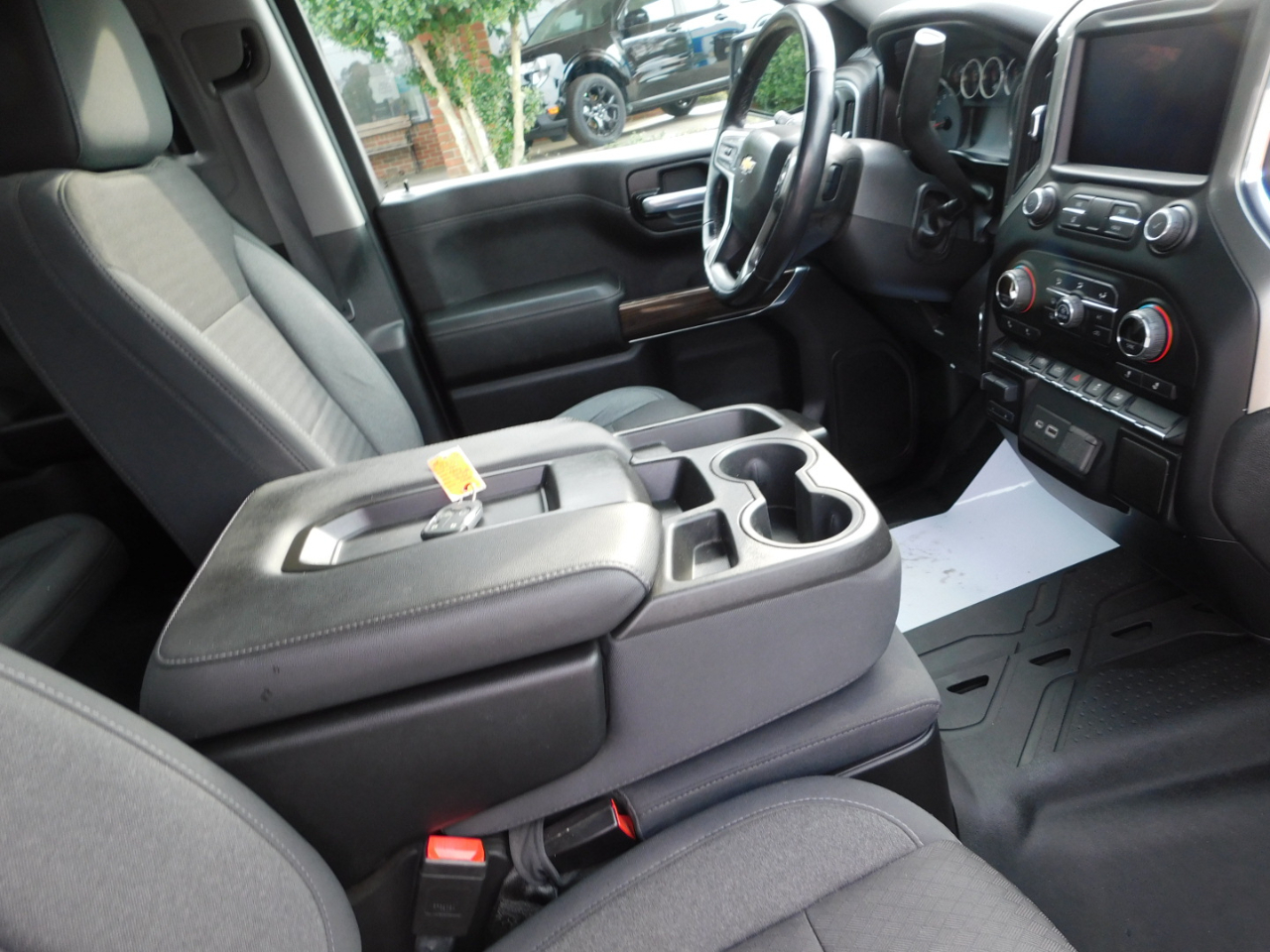 Chevrolet Silverado 1500 4WD Crew Cab 147" LT 2021