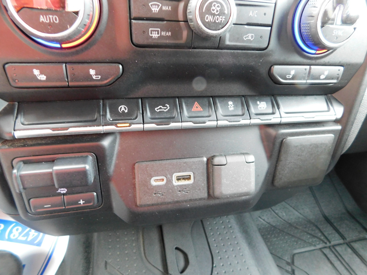 Chevrolet Silverado 1500 4WD Crew Cab 147" LT 2021