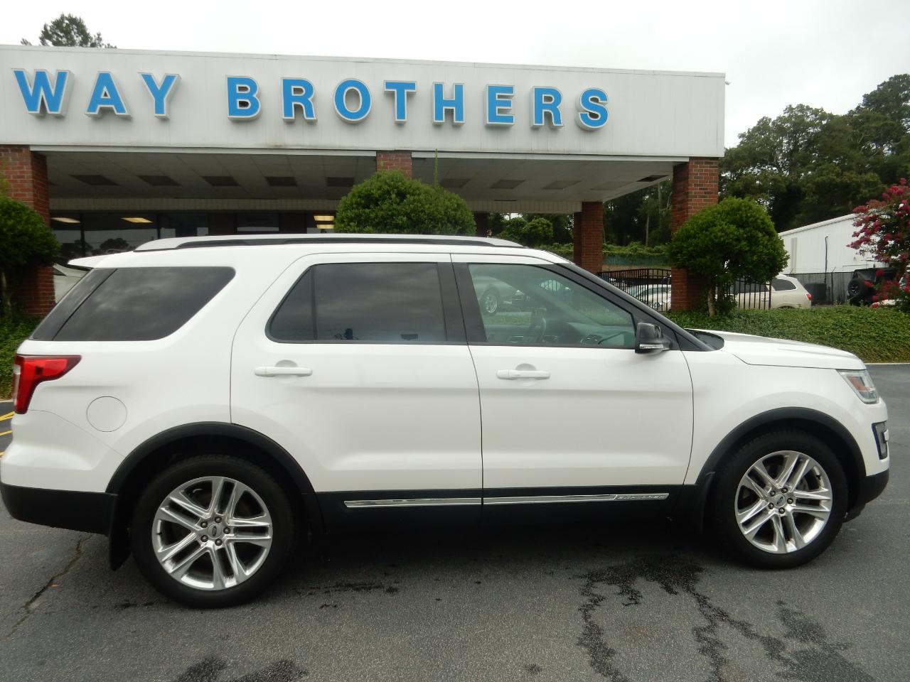 Ford Explorer FWD 4dr XLT 2016
