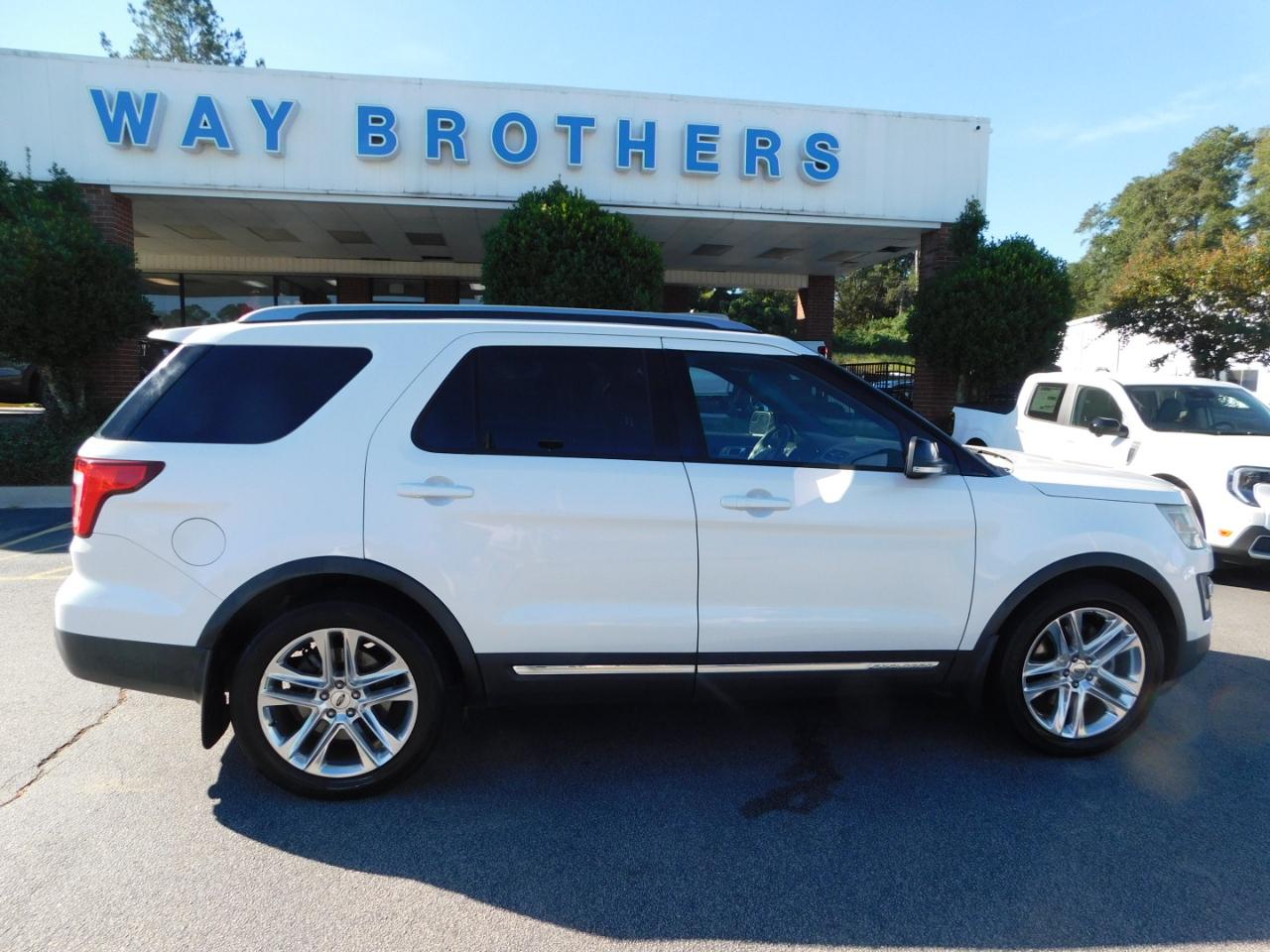 2016 Ford Explorer FWD 4DR XLT