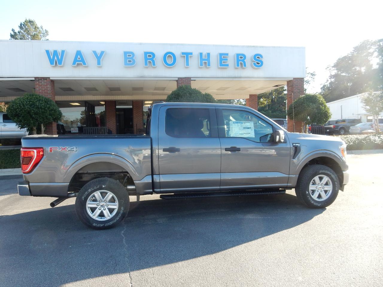 Ford F-150 XL 4WD SuperCrew 5.5' Box 2021