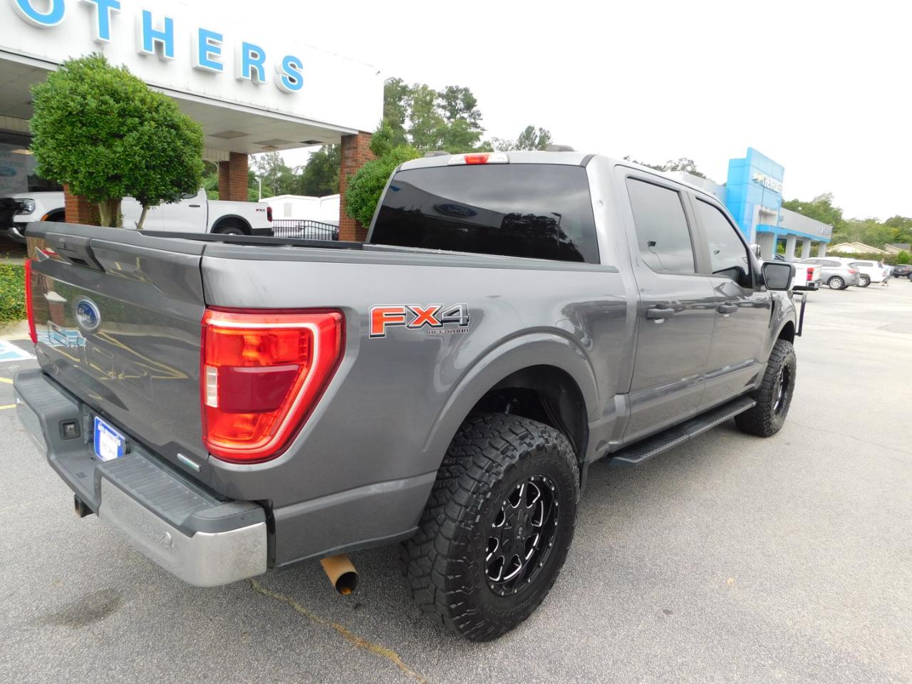 Ford F-150 XL 4WD SuperCrew 5.5' Box 2021