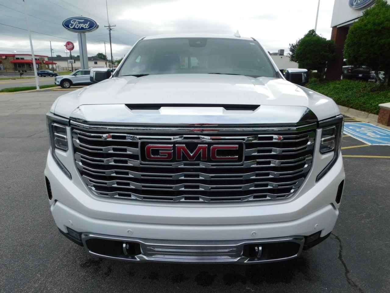 GMC Sierra 1500 2WD Crew Cab 147" Denali 2022