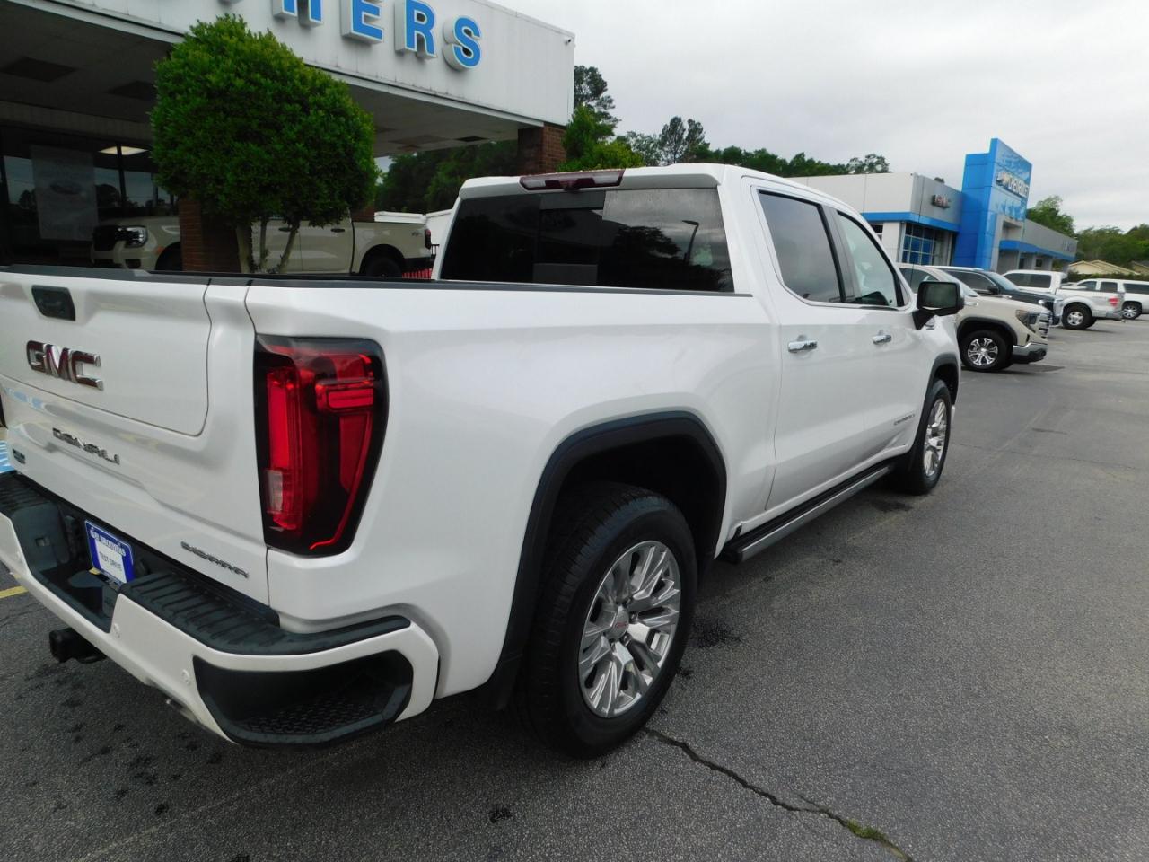 GMC Sierra 1500 2WD Crew Cab 147" Denali 2022