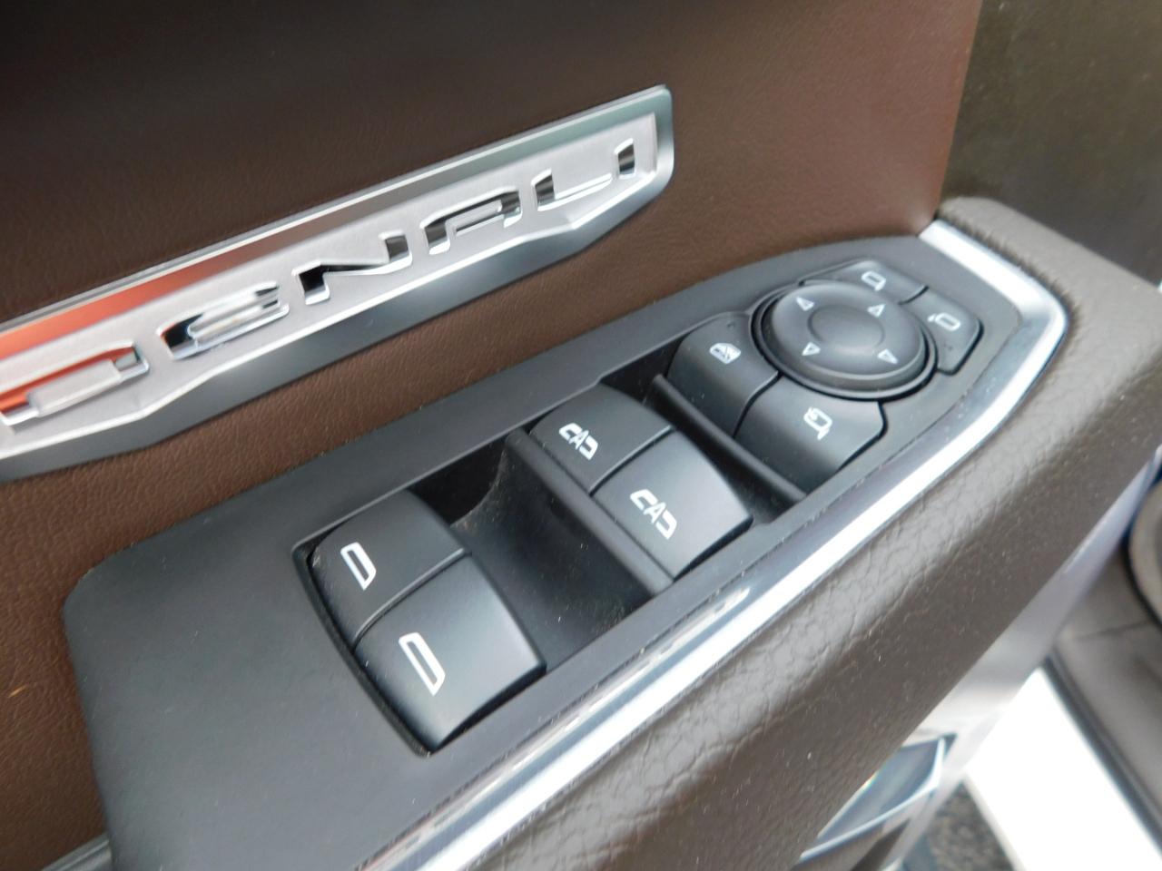 GMC Sierra 1500 2WD Crew Cab 147" Denali 2022