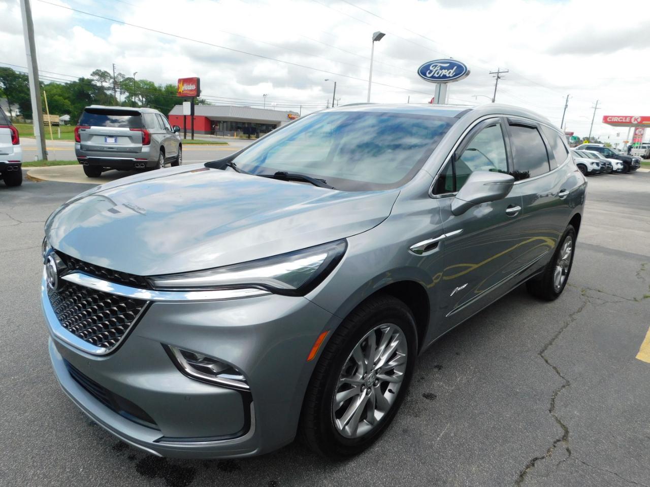 Buick Enclave FWD 4dr Avenir 2023