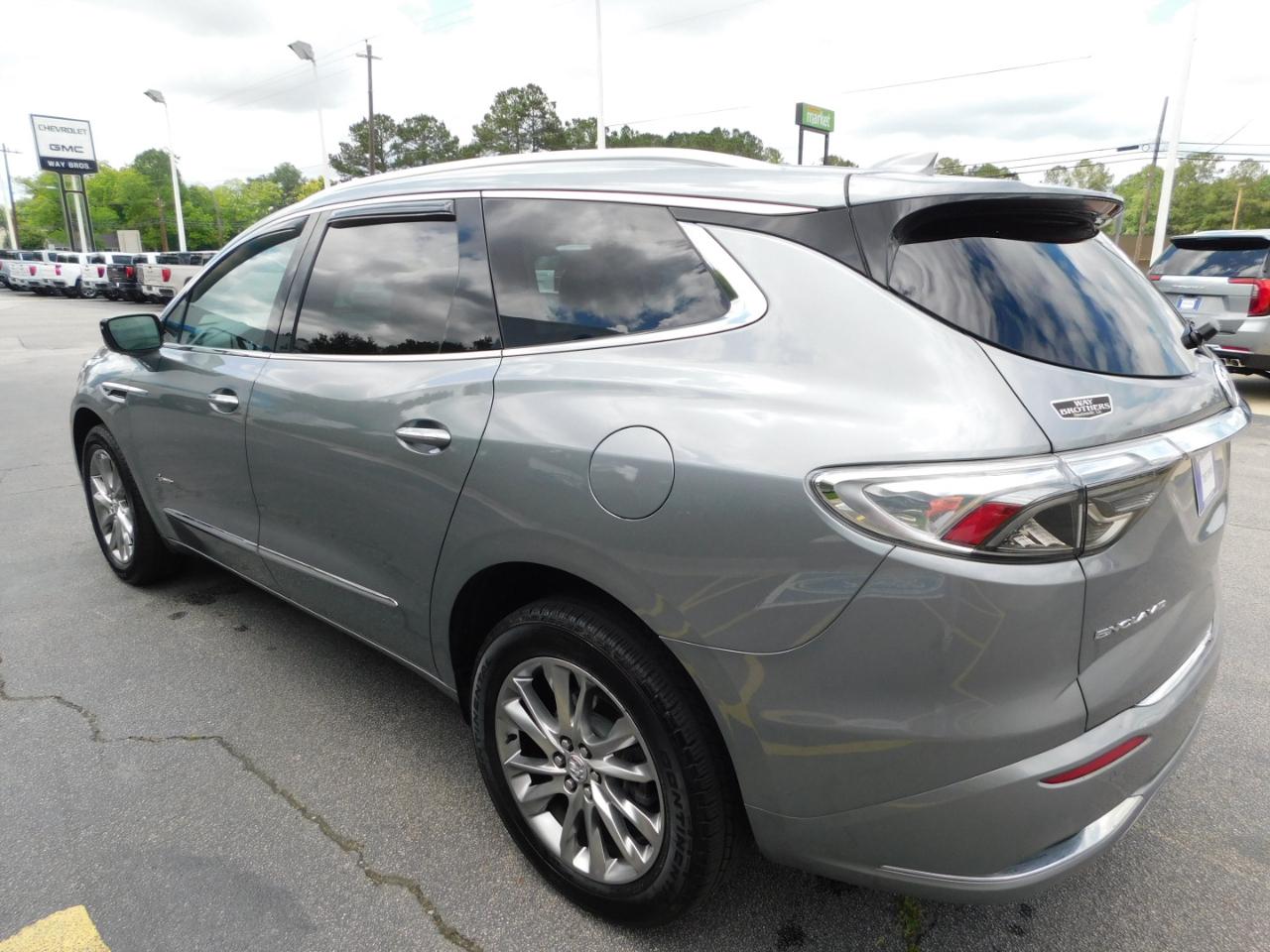 Buick Enclave FWD 4dr Avenir 2023