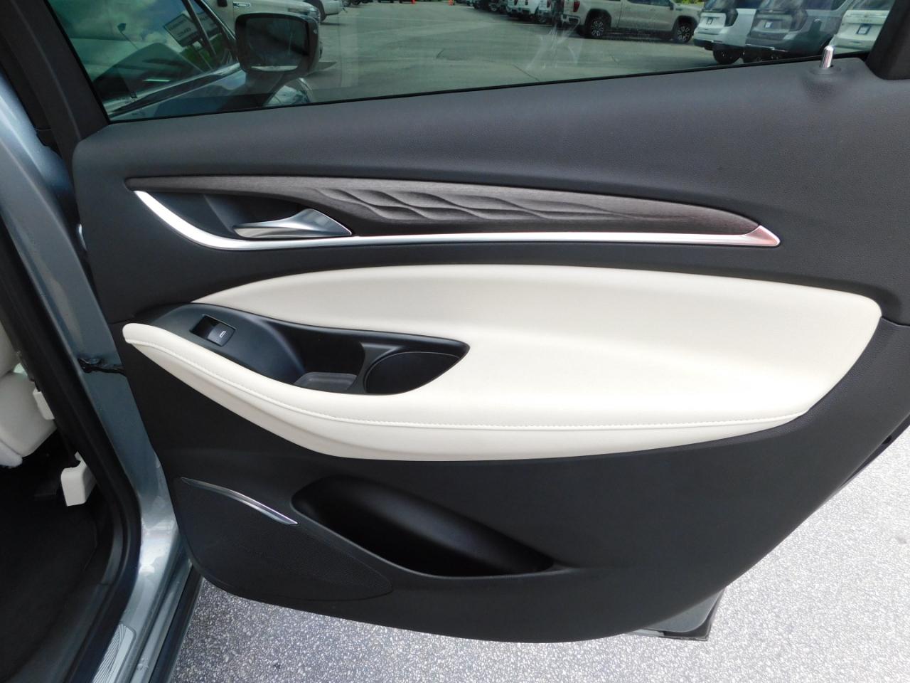 Buick Enclave FWD 4dr Avenir 2023