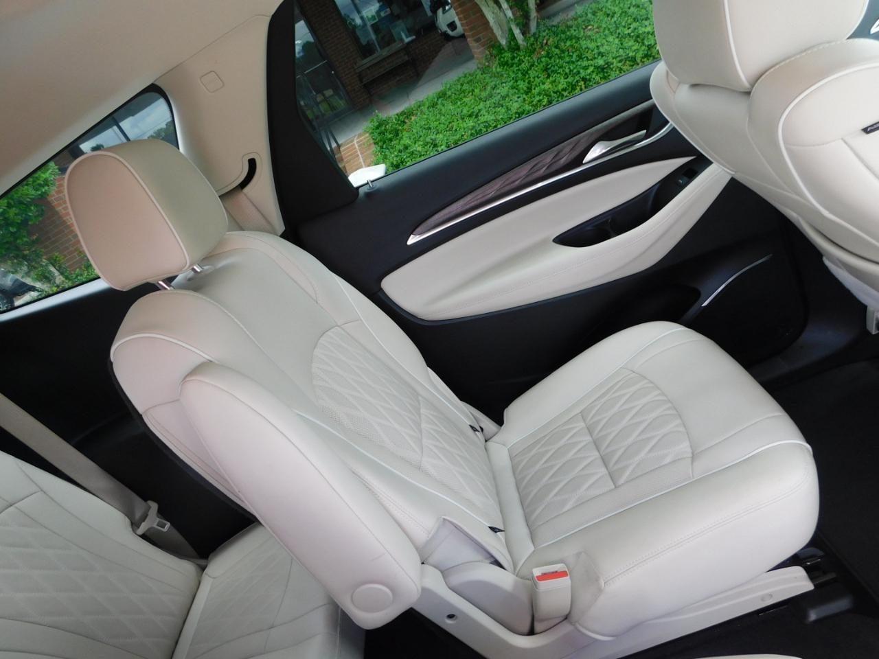 Buick Enclave FWD 4dr Avenir 2023