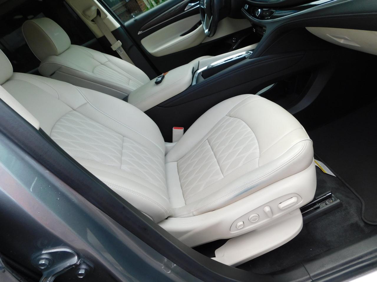 Buick Enclave FWD 4dr Avenir 2023