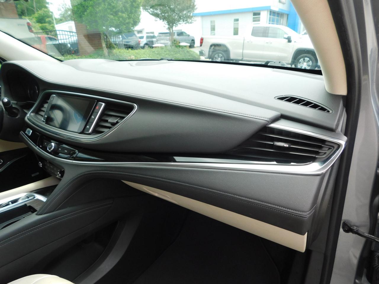Buick Enclave FWD 4dr Avenir 2023