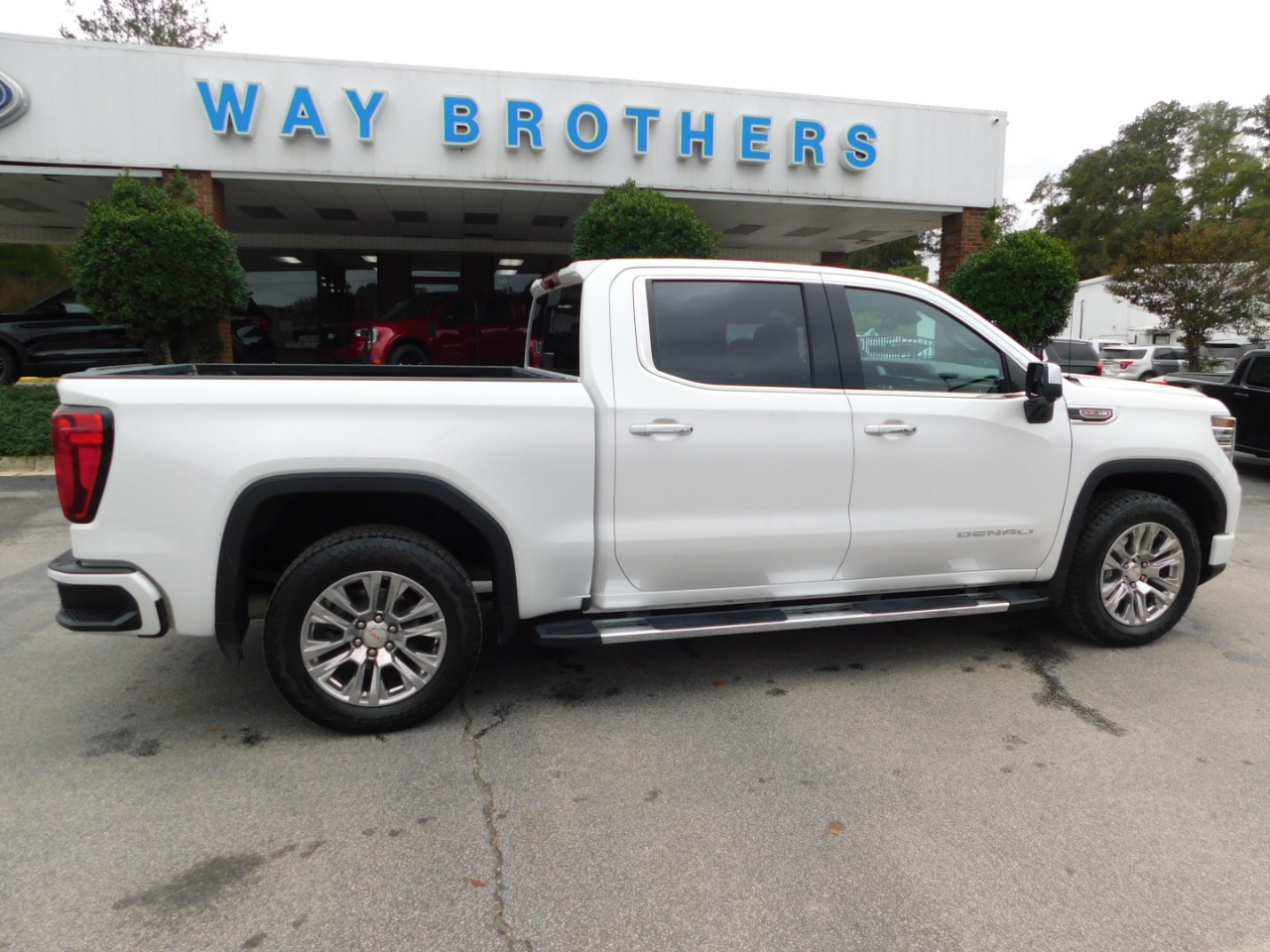 GMC Sierra 1500 4WD Crew Cab 147" Denali 2022 GMC Sierra 1500 4WD Crew Cab 147" Denali 2022