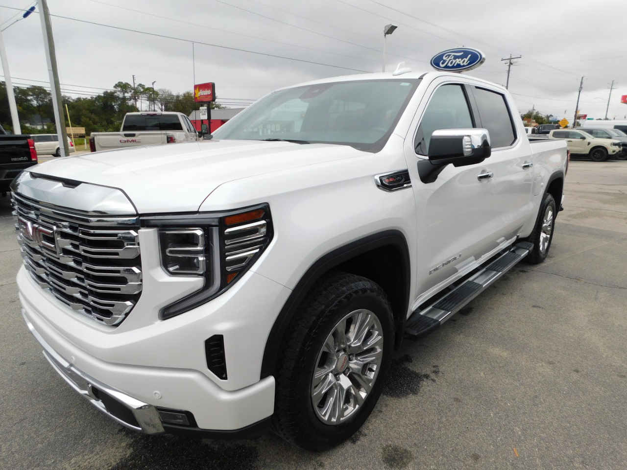 GMC Sierra 1500 4WD Crew Cab 147" Denali 2022 GMC Sierra 1500 4WD Crew Cab 147" Denali 2022