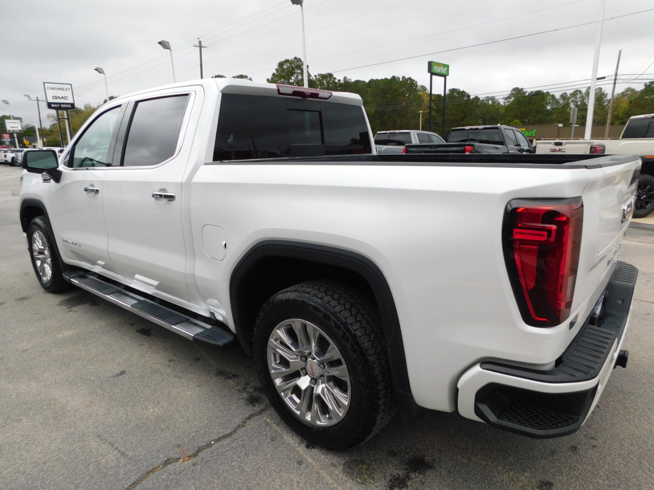 GMC Sierra 1500 4WD Crew Cab 147" Denali 2022 GMC Sierra 1500 4WD Crew Cab 147" Denali 2022