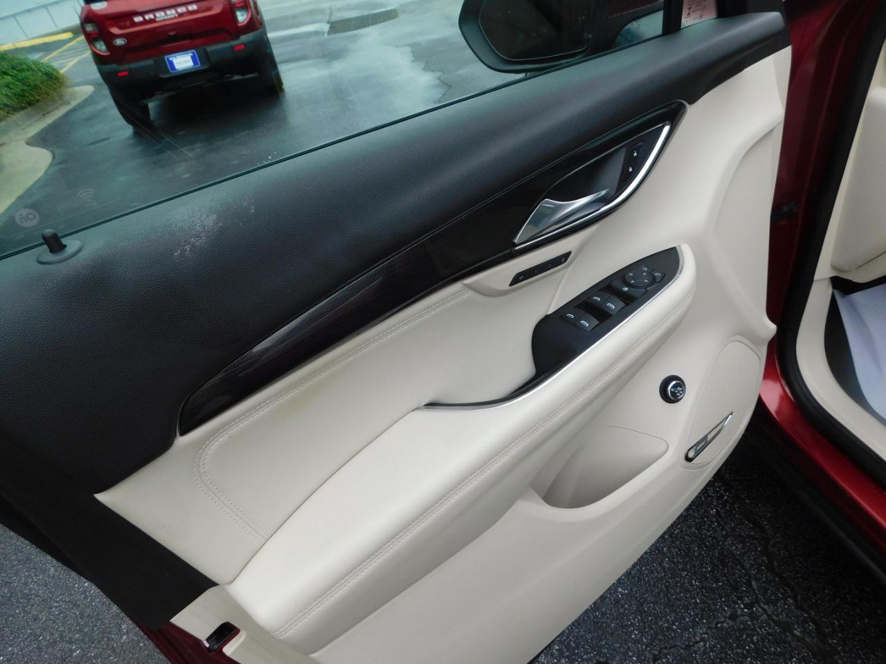 Buick Envision FWD 4dr Essence 2022