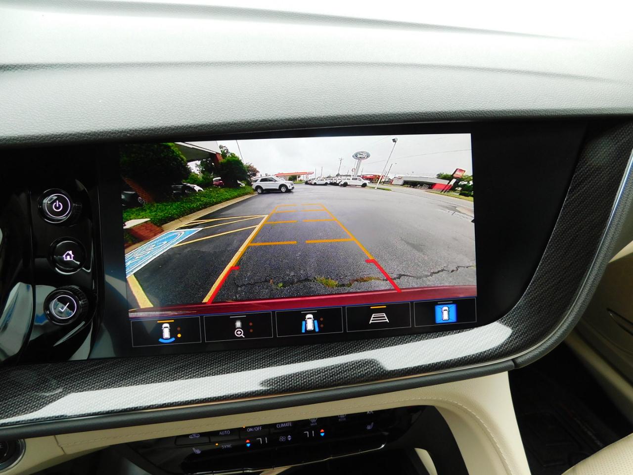 Buick Envision FWD 4dr Essence 2022