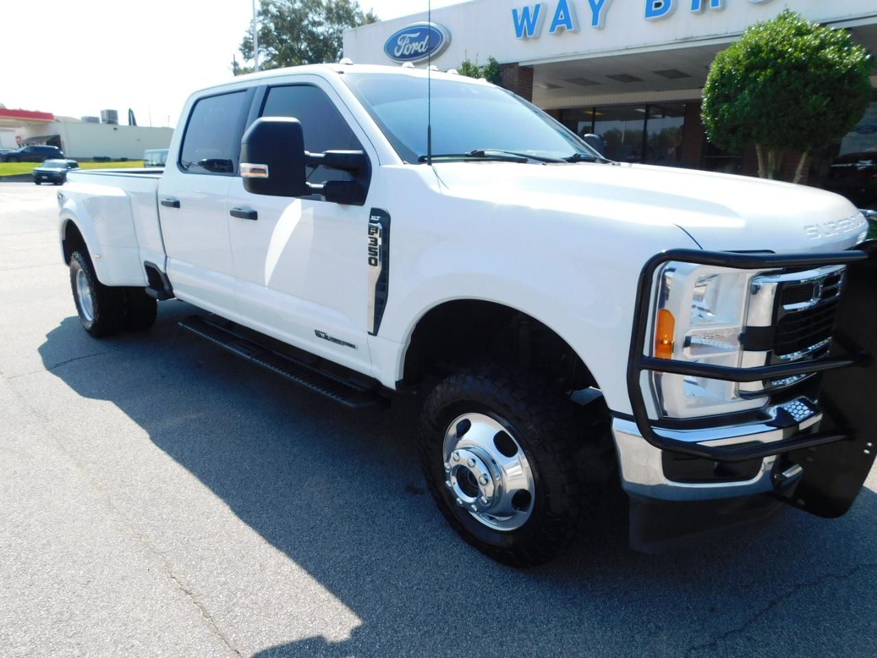 Ford Super Duty F-350 DRW XLT 4WD Crew Cab 8' Box 2023