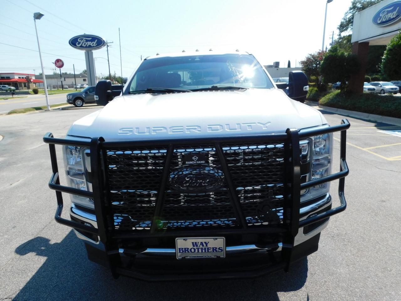 Ford Super Duty F-350 DRW XLT 4WD Crew Cab 8' Box 2023