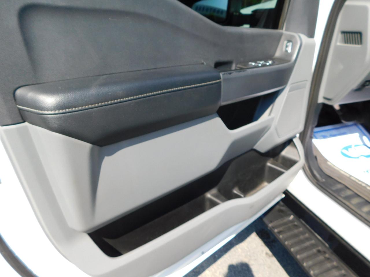 Ford Super Duty F-350 DRW XLT 4WD Crew Cab 8' Box 2023