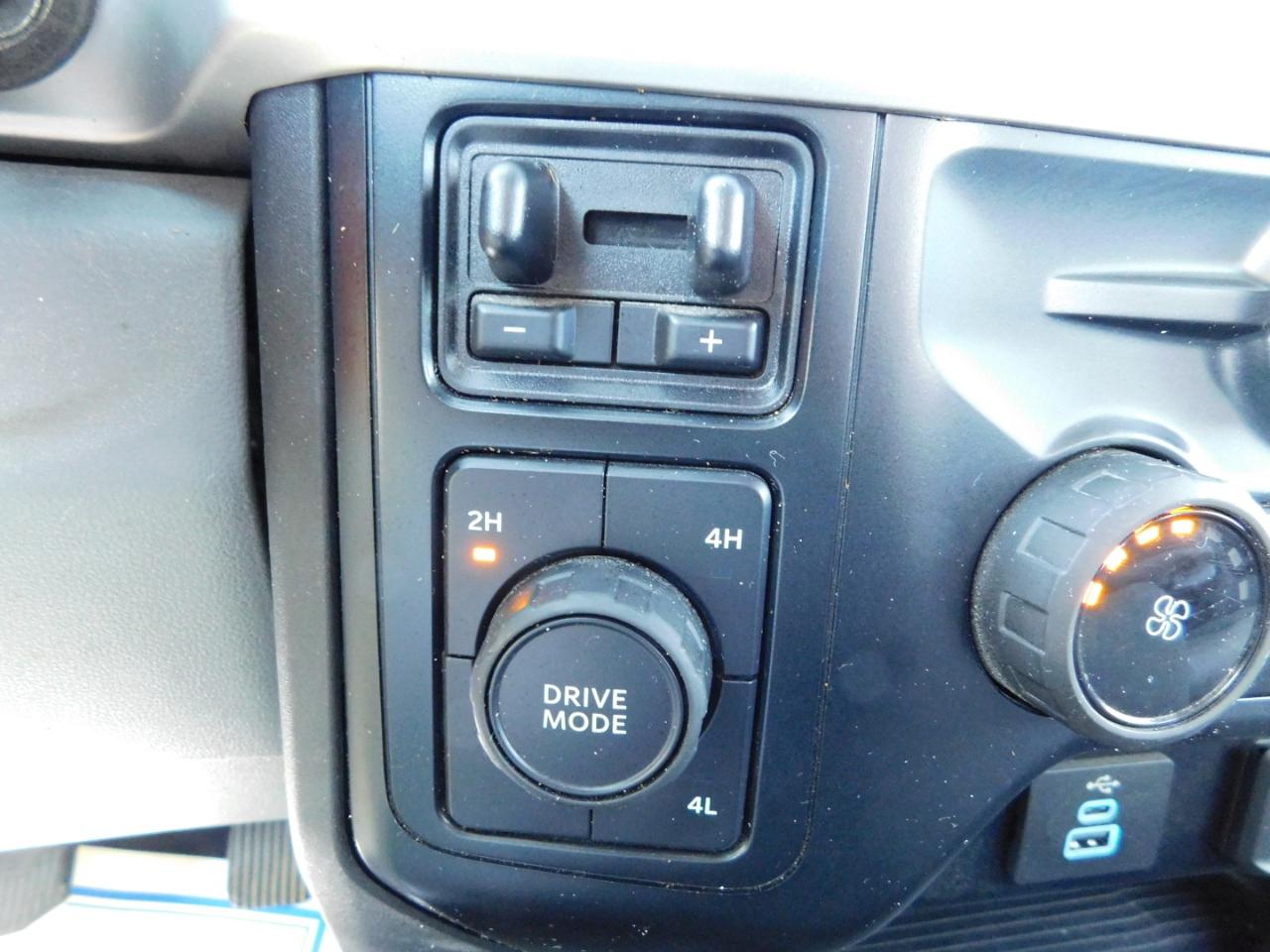 Ford Super Duty F-350 DRW XLT 4WD Crew Cab 8' Box 2023