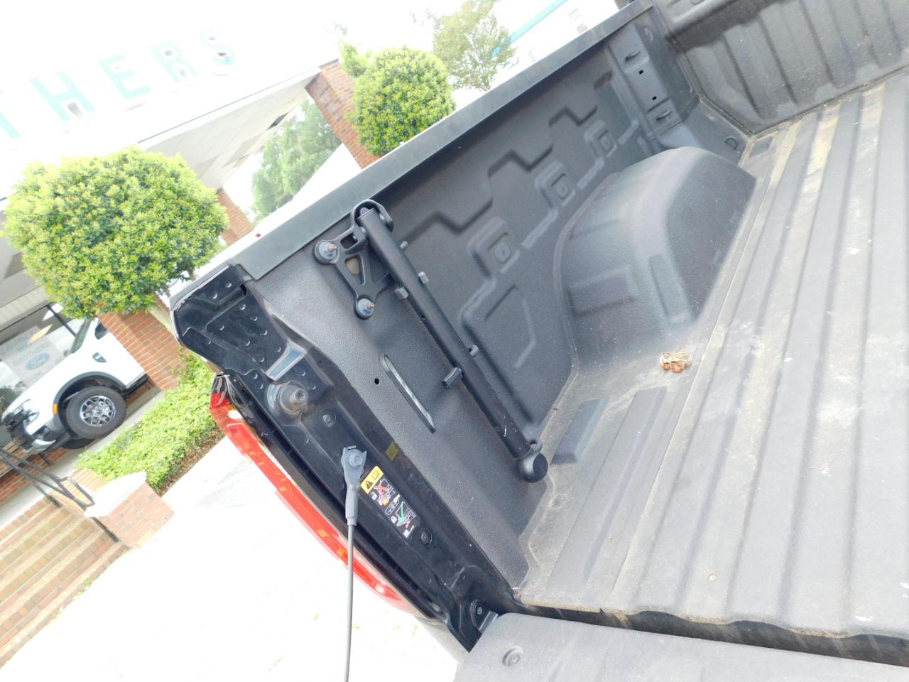 GMC Sierra 1500 4WD Crew Cab 147" AT4 2023