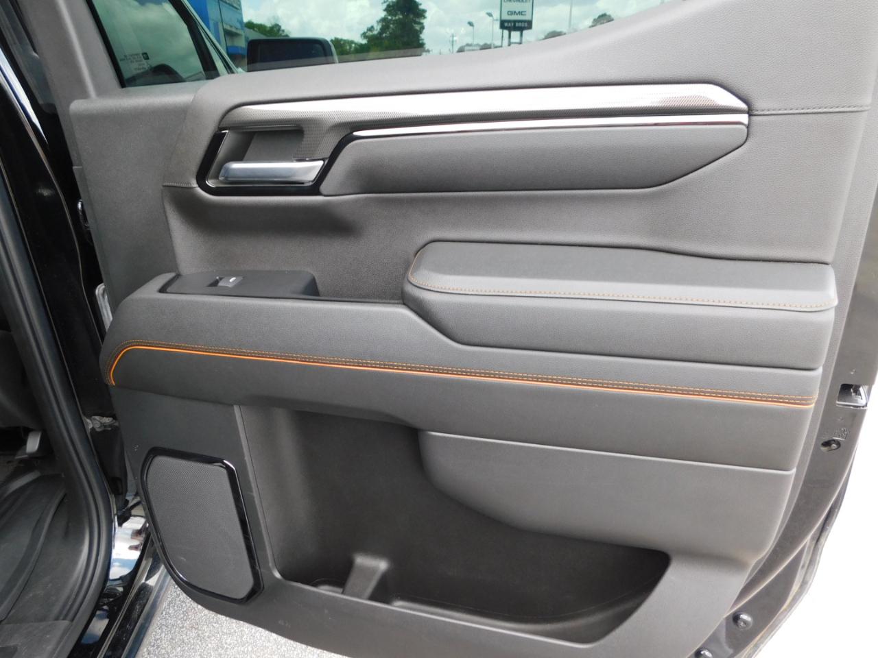 GMC Sierra 1500 4WD Crew Cab 147" AT4 2023