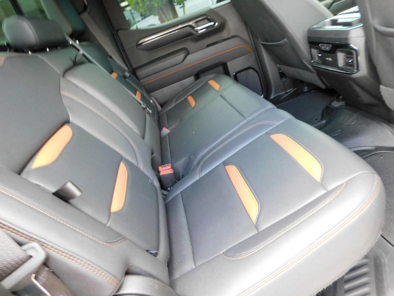 GMC Sierra 1500 4WD Crew Cab 147" AT4 2023