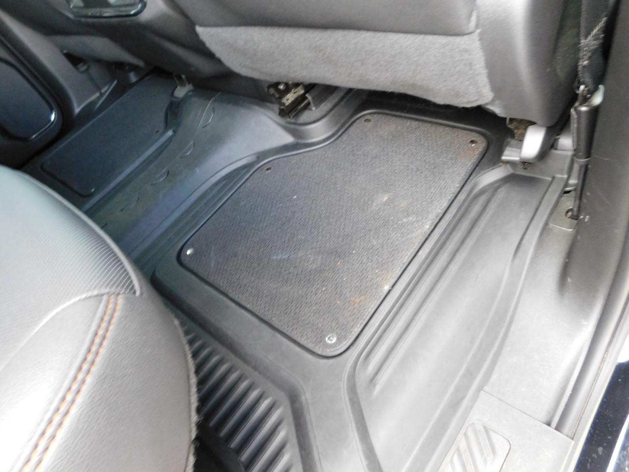 GMC Sierra 1500 4WD Crew Cab 147" AT4 2023