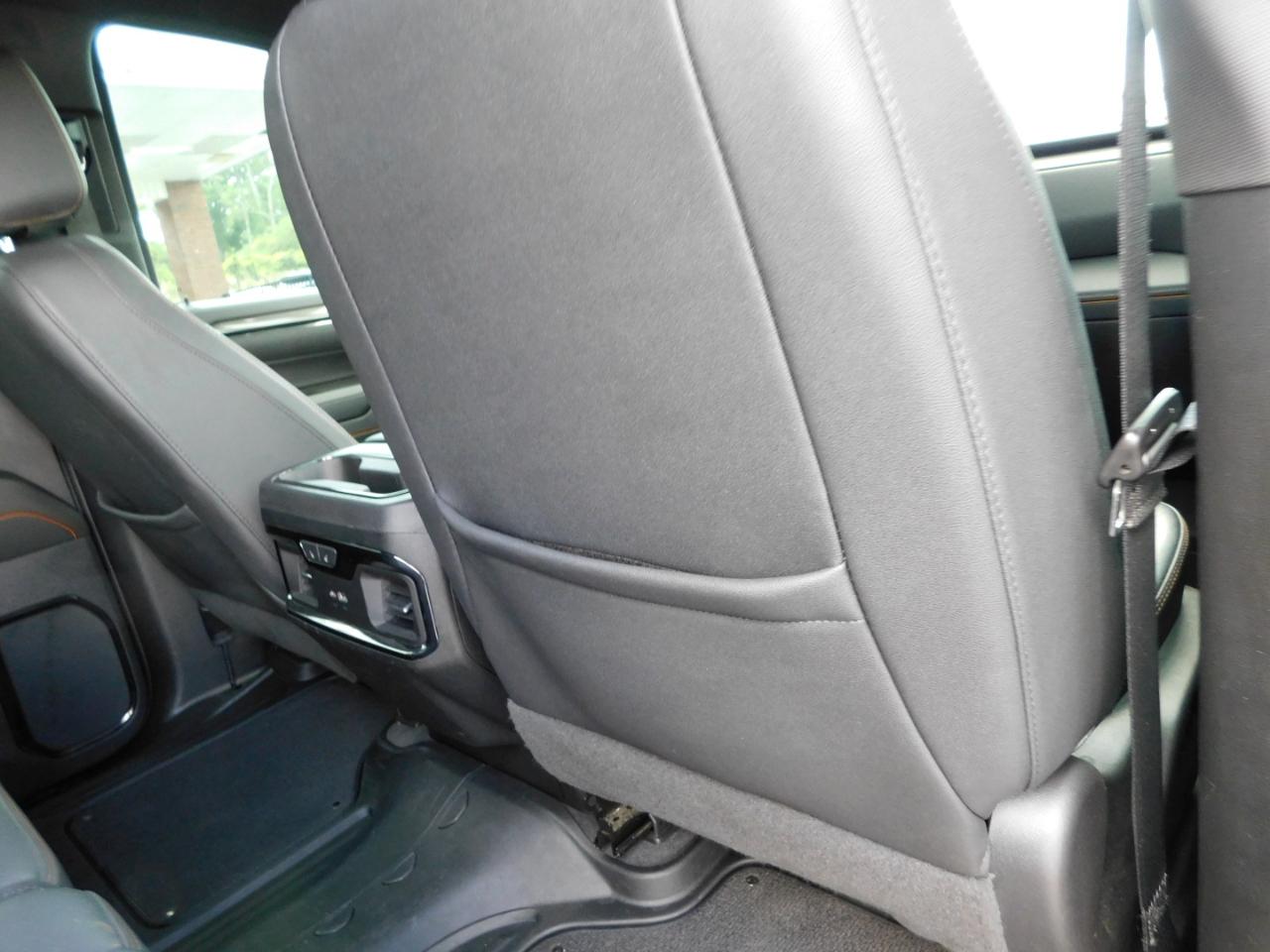 GMC Sierra 1500 4WD Crew Cab 147" AT4 2023