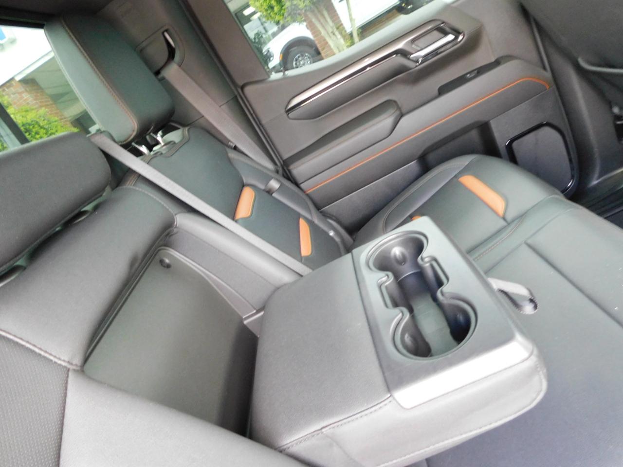 GMC Sierra 1500 4WD Crew Cab 147" AT4 2023