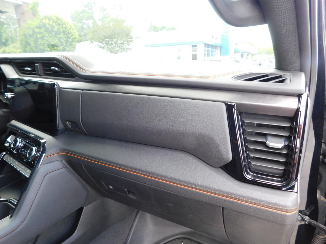 GMC Sierra 1500 4WD Crew Cab 147" AT4 2023