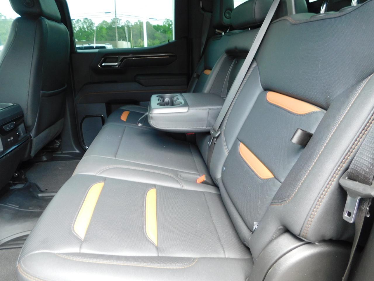 GMC Sierra 1500 4WD Crew Cab 147" AT4 2023