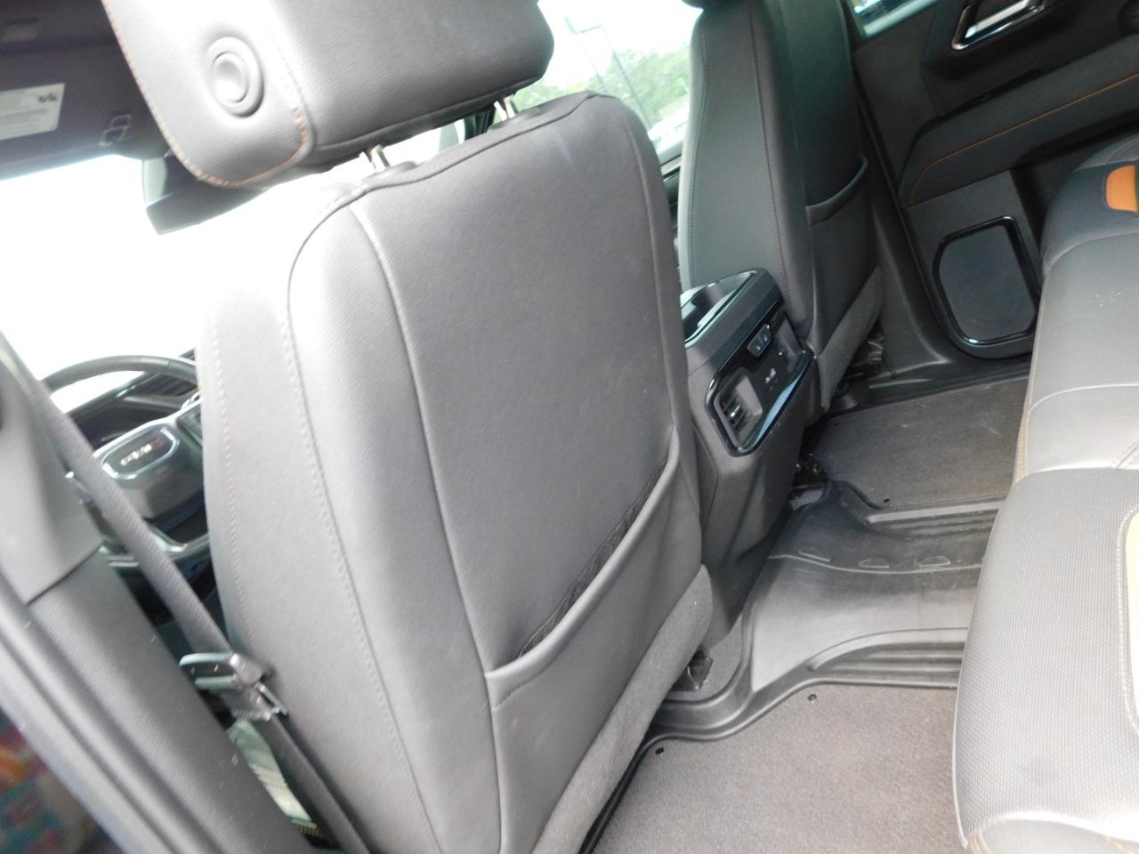 GMC Sierra 1500 4WD Crew Cab 147" AT4 2023