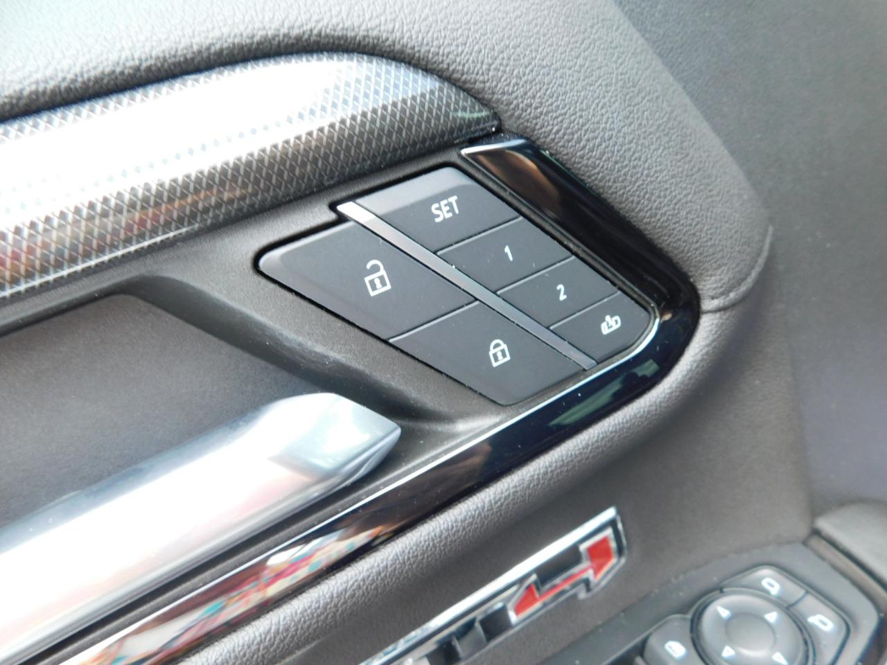 GMC Sierra 1500 4WD Crew Cab 147" AT4 2023