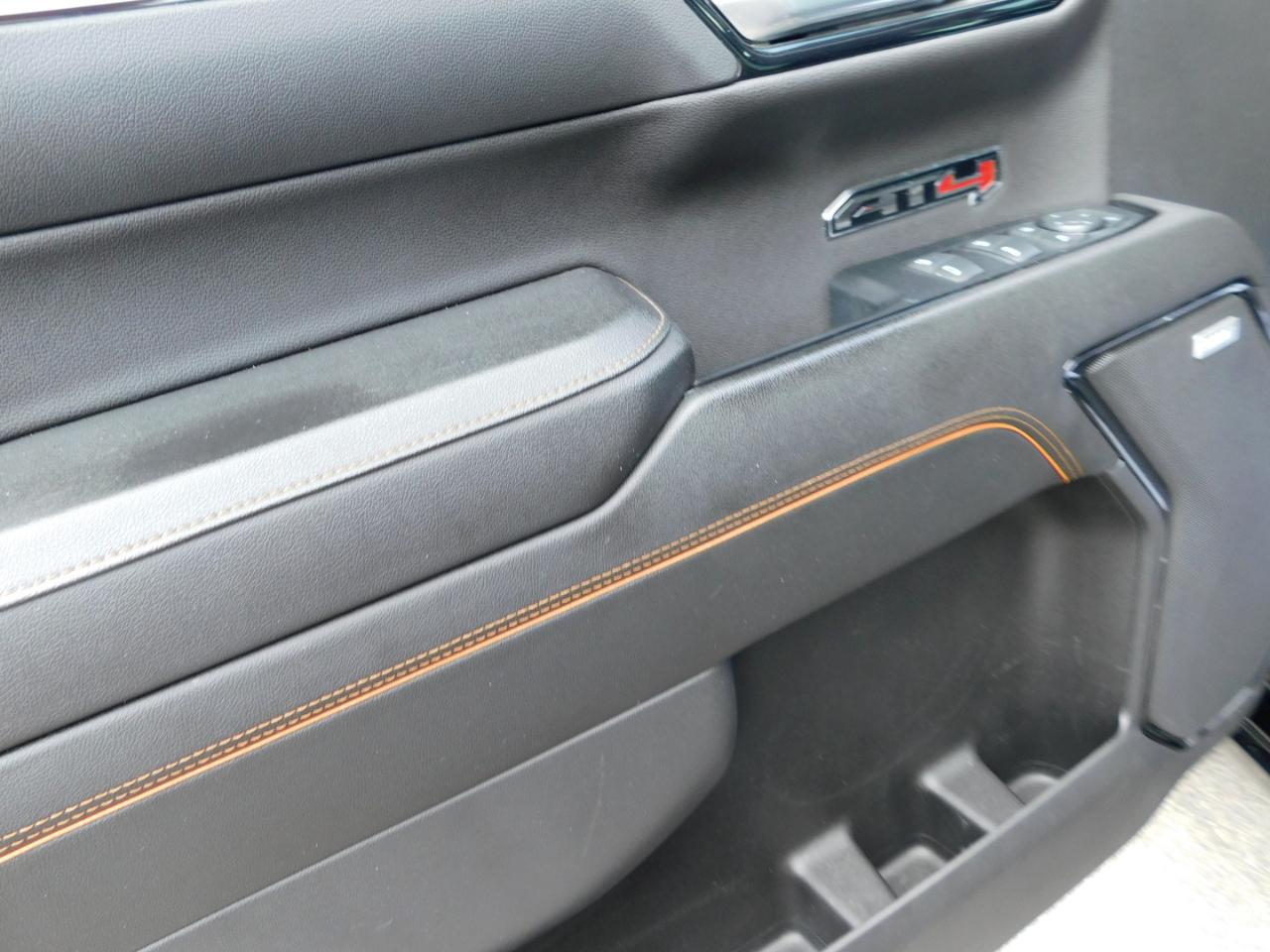 GMC Sierra 1500 4WD Crew Cab 147" AT4 2023