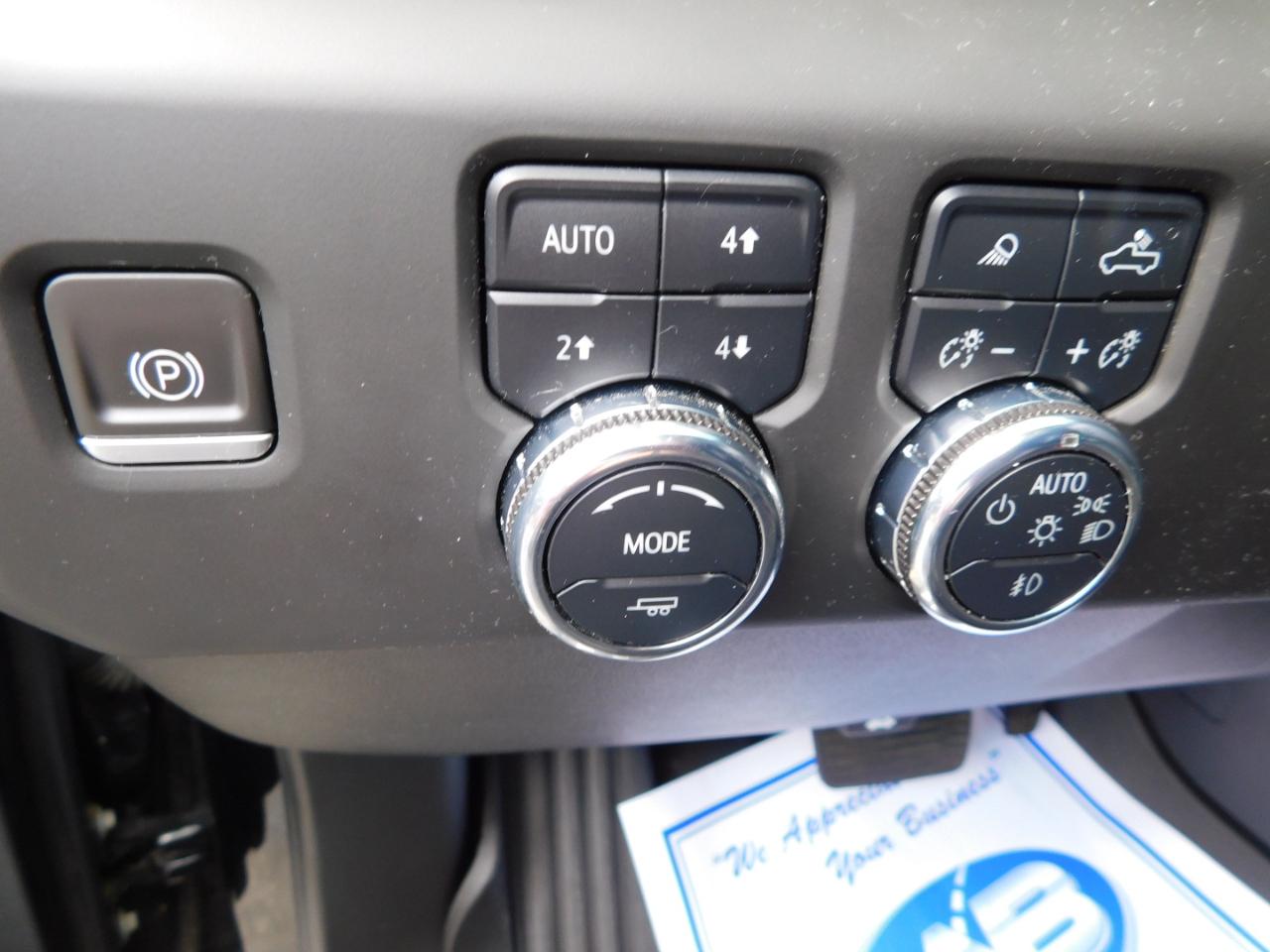 GMC Sierra 1500 4WD Crew Cab 147" AT4 2023