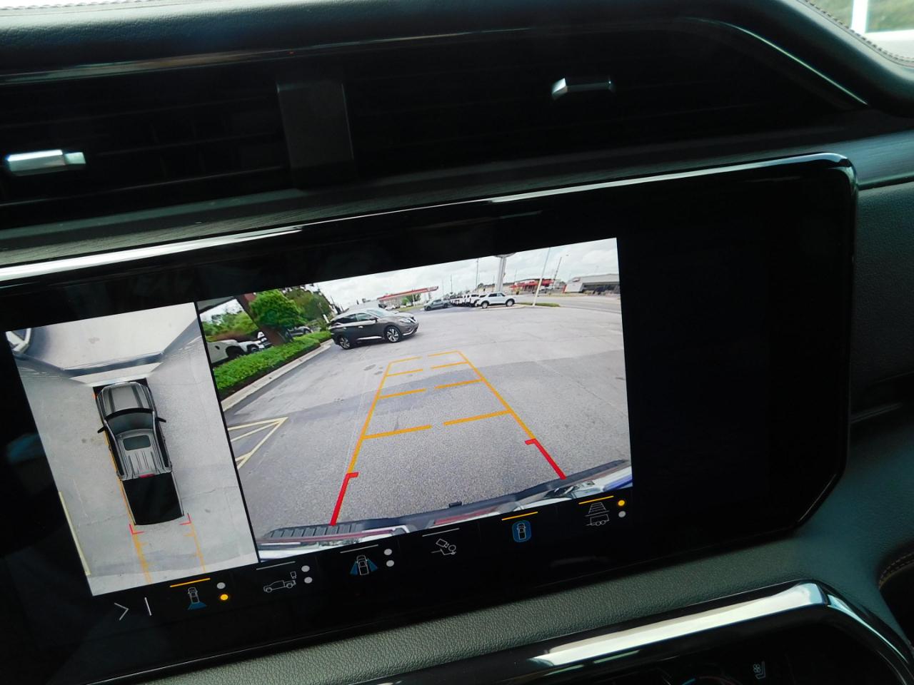 GMC Sierra 1500 4WD Crew Cab 147" AT4 2023