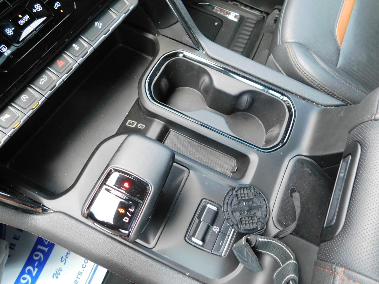 GMC Sierra 1500 4WD Crew Cab 147" AT4 2023