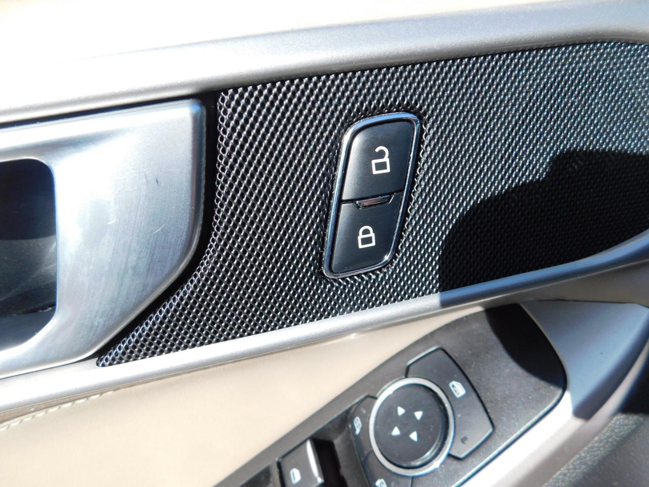 Ford Explorer XLT RWD 2023