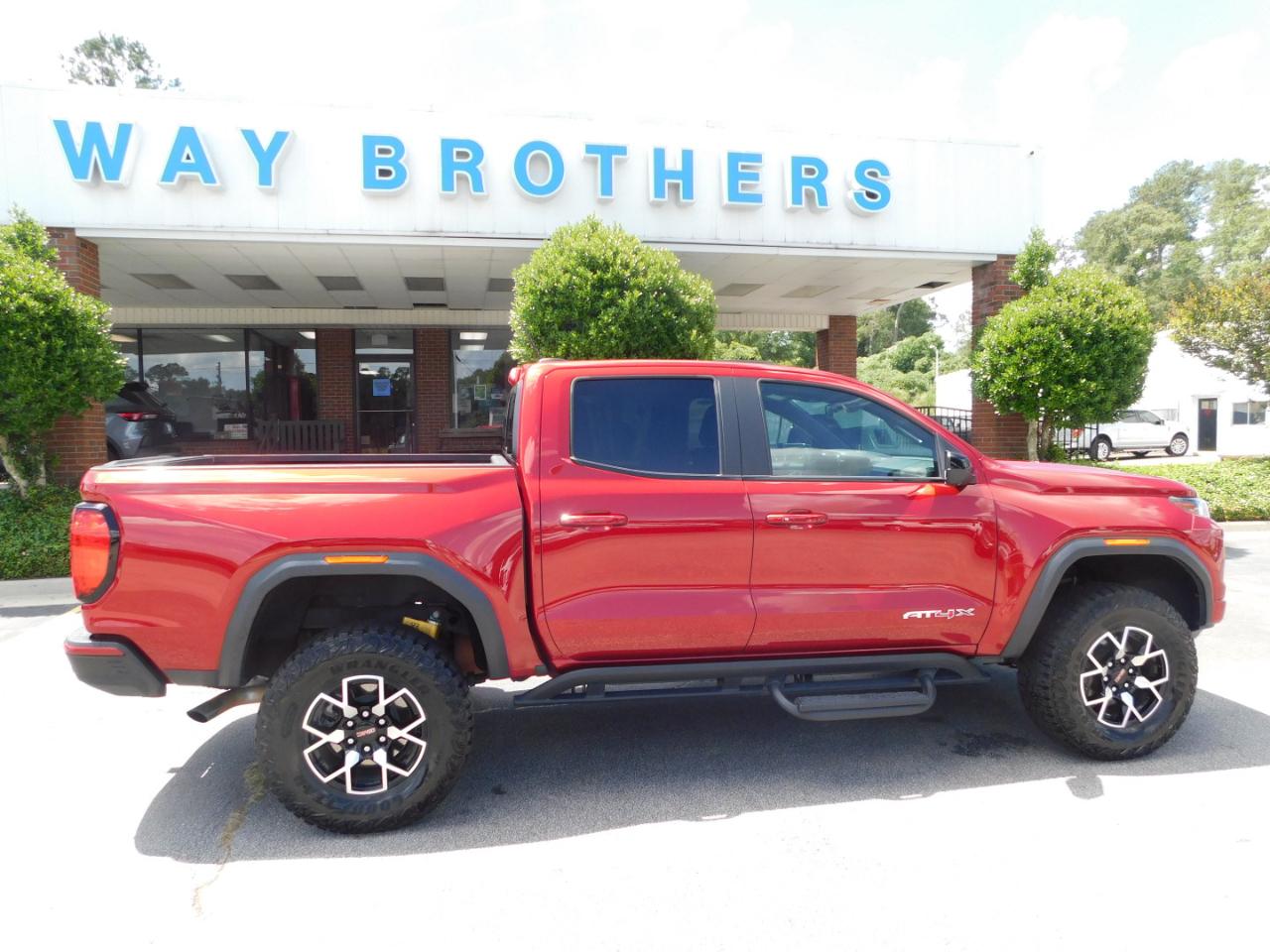 GMC Canyon 4WD Crew Cab AT4X 2023