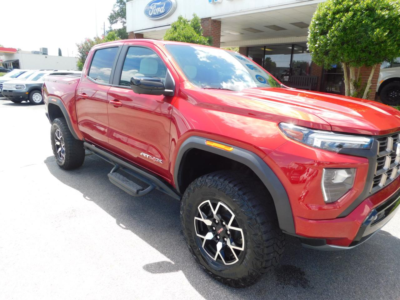 GMC Canyon 4WD Crew Cab AT4X 2023