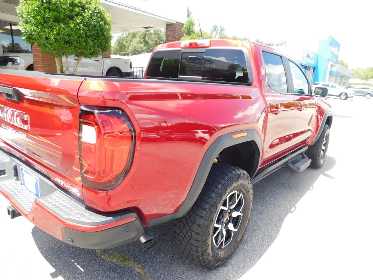GMC Canyon 4WD Crew Cab AT4X 2023